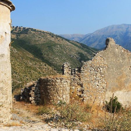 Mpolanos Guesthouse Himare Luaran gambar