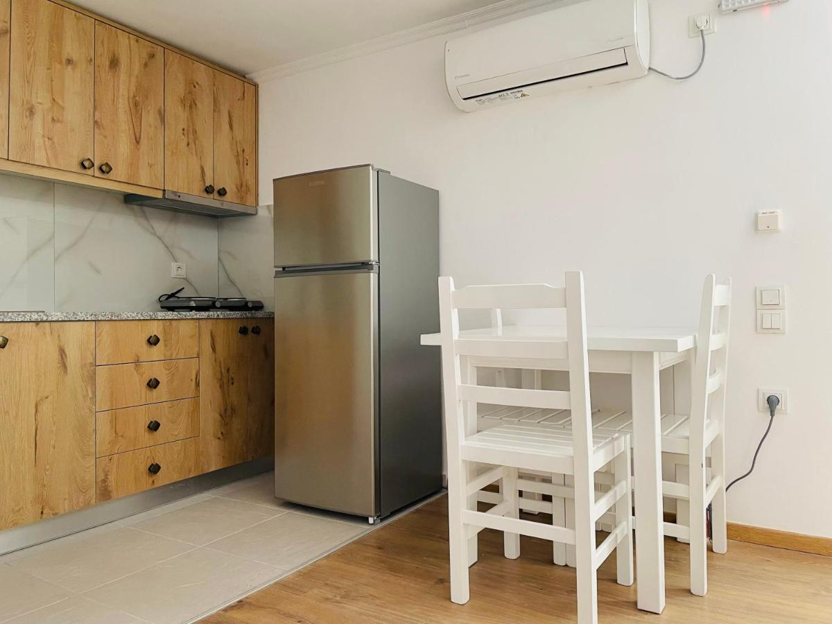 Mpolanos Guesthouse Himare Luaran gambar